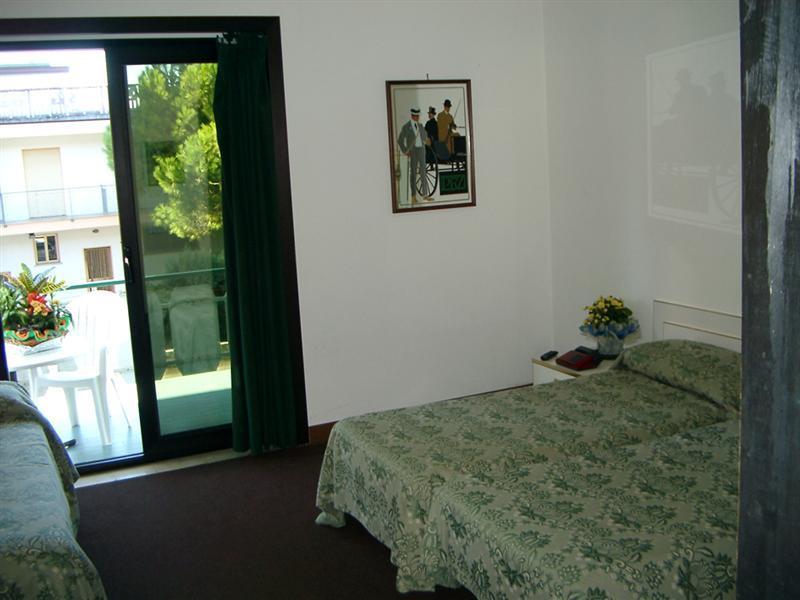 Hotel Aldebaran Lido di Jesolo Exteriör bild