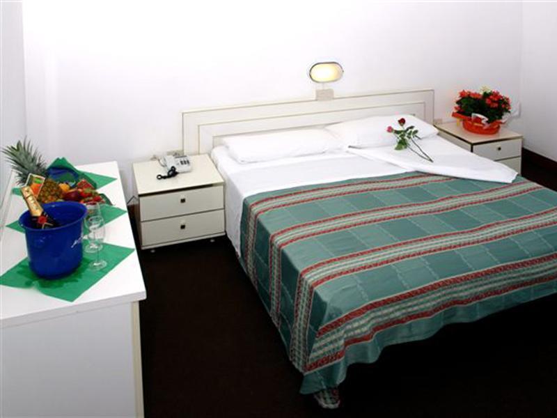 Hotel Aldebaran Lido di Jesolo Exteriör bild